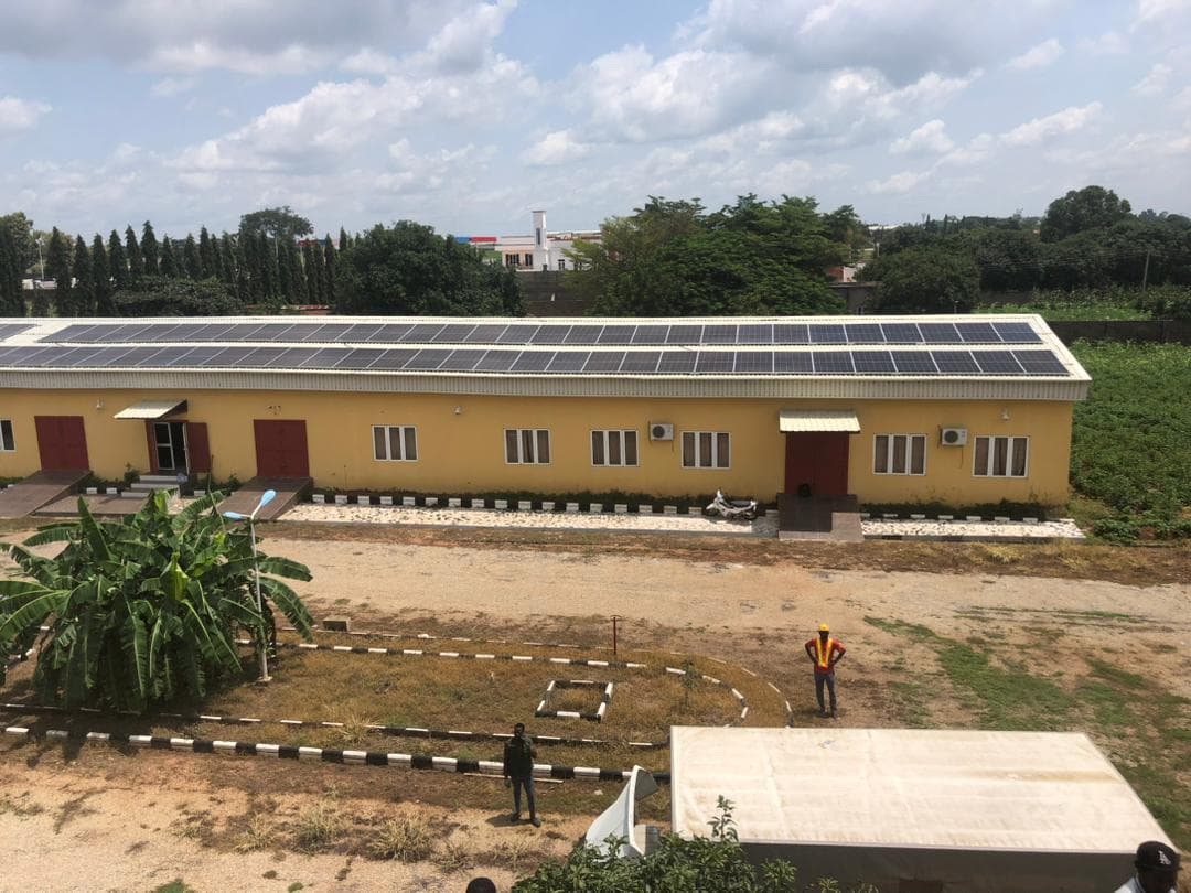 162kWp C&I Solar PV System with 150kW Inverter Capacity and 215kWh HV Battery Storage — photo 1