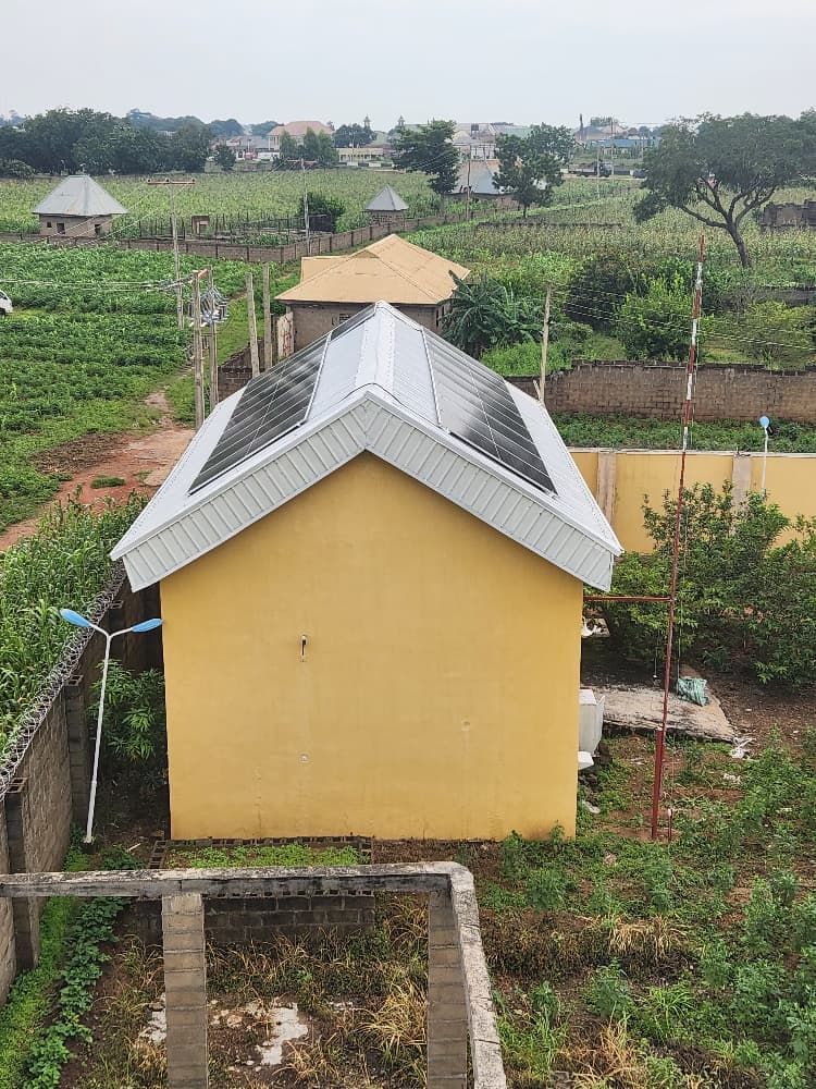 162kWp C&I Solar PV System with 150kW Inverter Capacity and 215kWh HV Battery Storage — photo 2